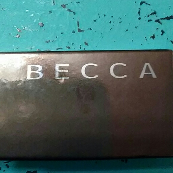 BECCA glow gloss - Picture 1 of 6